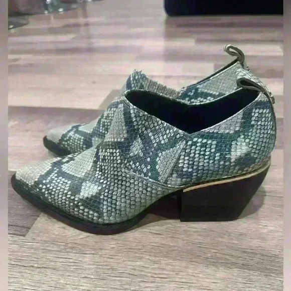 Double entry WOMAN ROXY SNAKE-EFFECT LEATHER ANKLE BOOTS ANIMAL PRINT - Picture 1 of 3